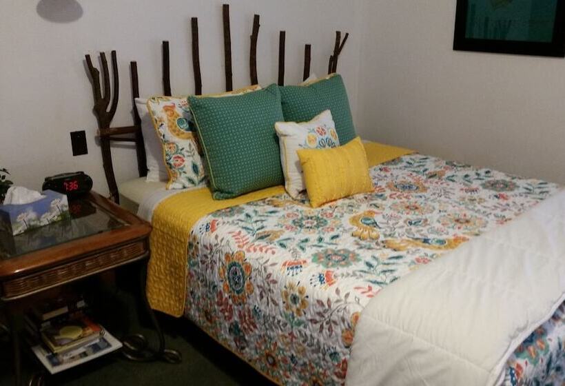 בית מלון כפרי Bay Port Lodging