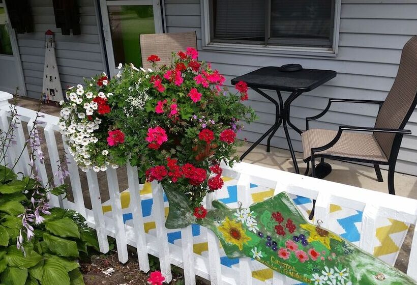 בית מלון כפרי Bay Port Lodging