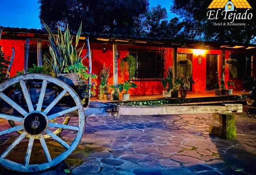 ホテル El Tejado