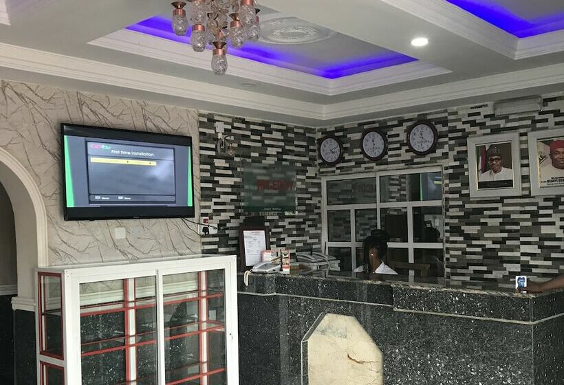 هتل Jim Eddy Suites