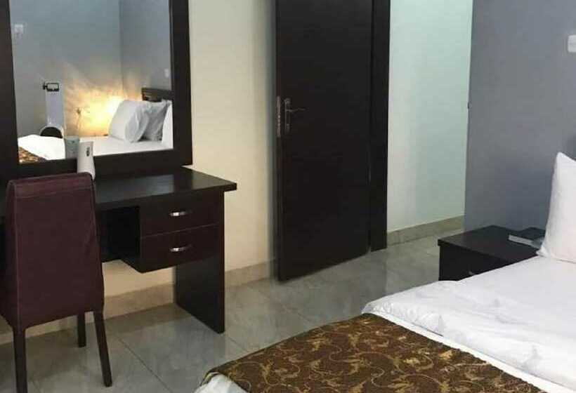 هتل Jim Eddy Suites