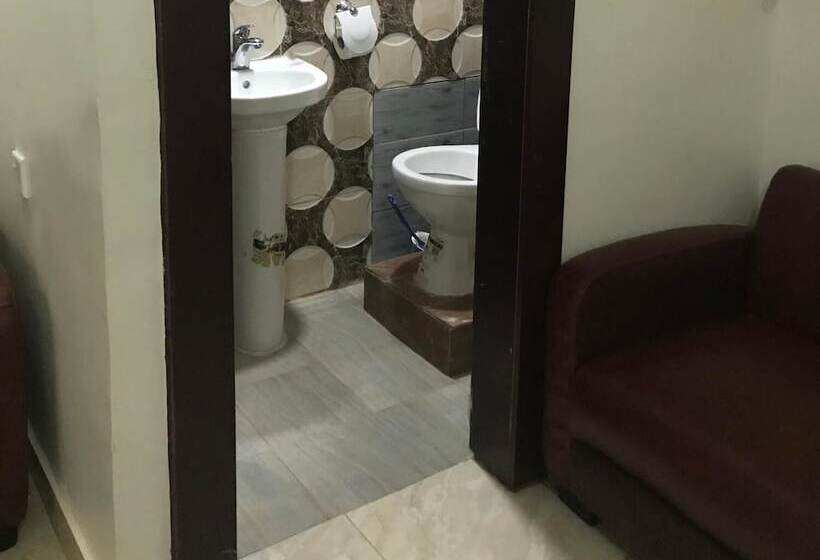 هتل Jim Eddy Suites