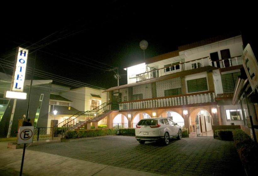 فندق Maria De Lourdes