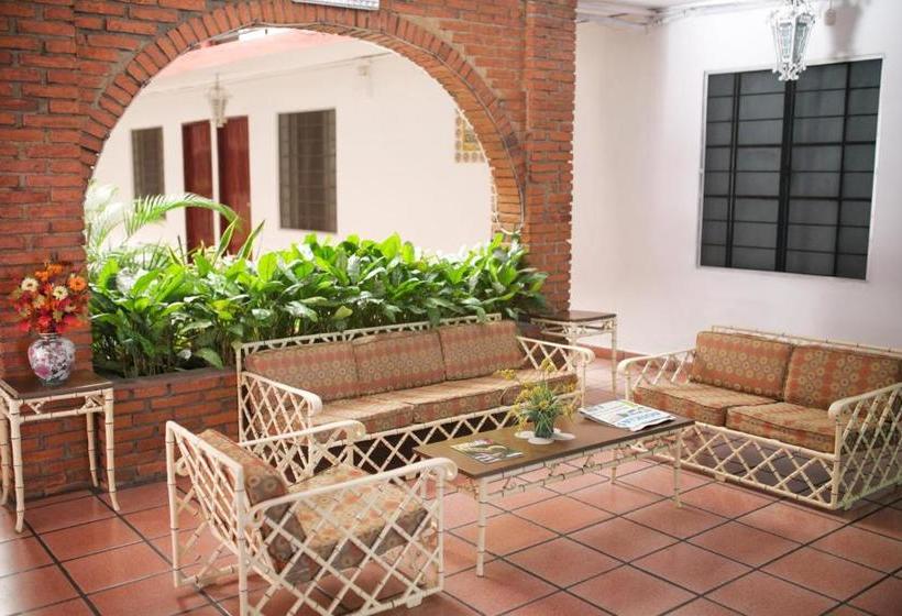 فندق Maria De Lourdes