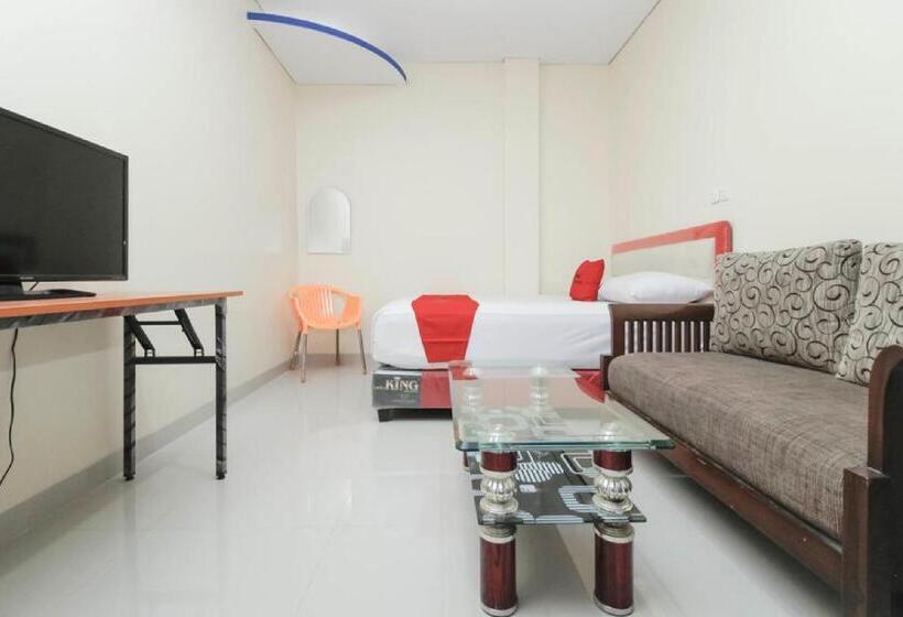 ホテル Reddoorz Plus @ Jalan Pemuda Jakarta