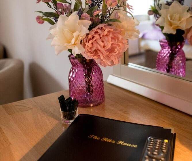 Отель The Ritz House