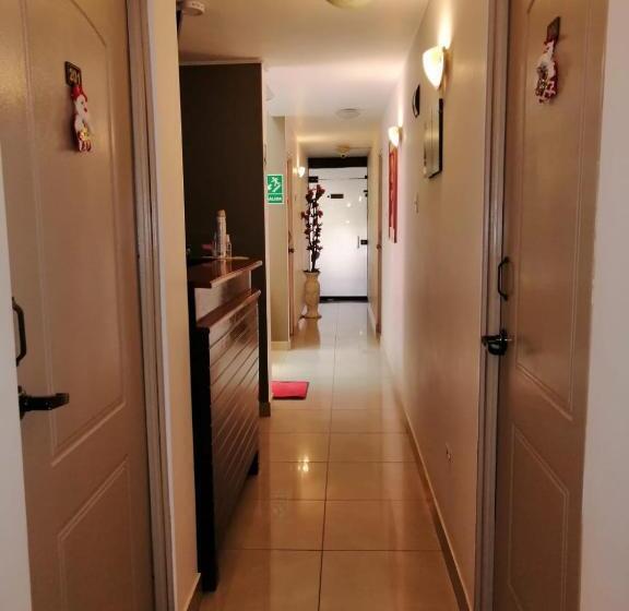 بنسيون Hostal La Noche Pisco