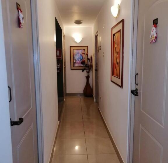 بنسيون Hostal La Noche Pisco