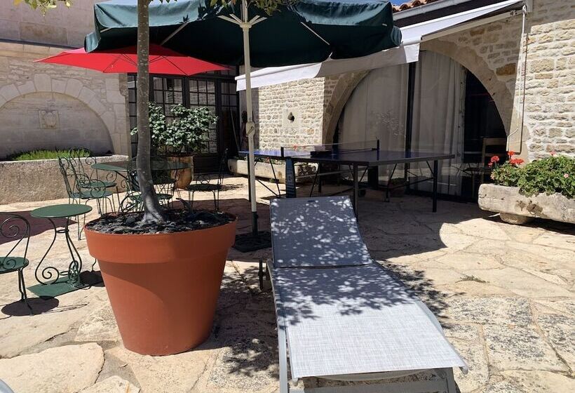 بنسيون Logis De La Roche Niort Chauray