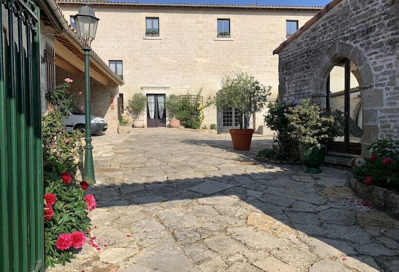 펜션 Logis De La Roche  Niort  Chauray