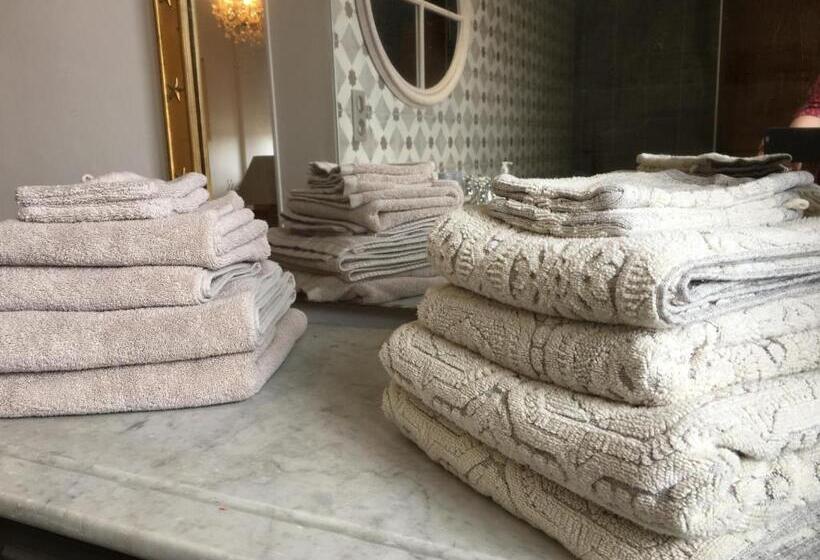 Пансион Logis De La Roche  Niort  Chauray