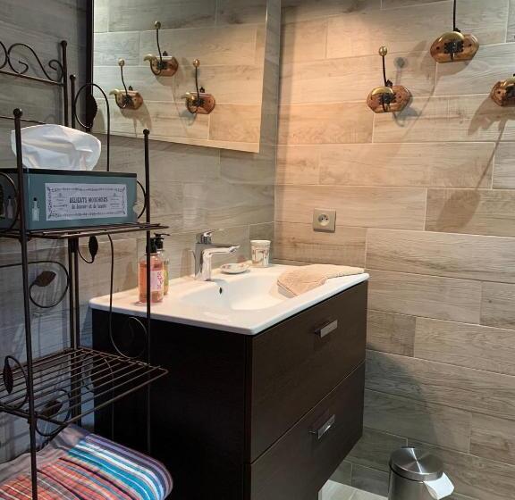 بنسيون Logis De La Roche Niort Chauray