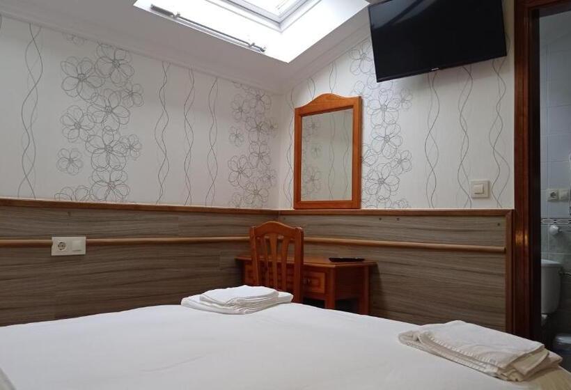 Pensión O Escondidino