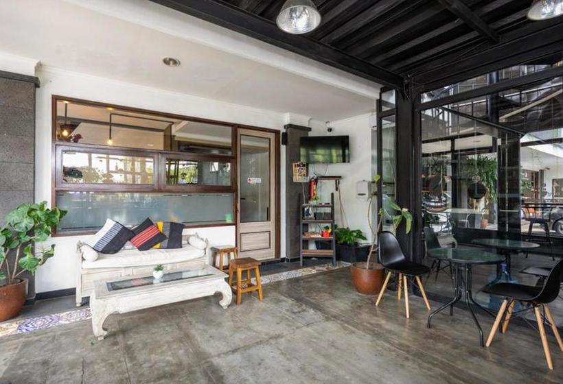 Пансион Reddoorz Near Botani Square Mall