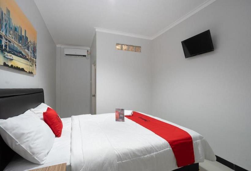 Пансион Reddoorz Near Botani Square Mall