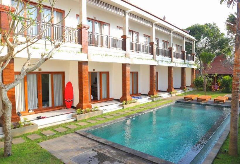 ペンション Seno Guesthouse & Cafe