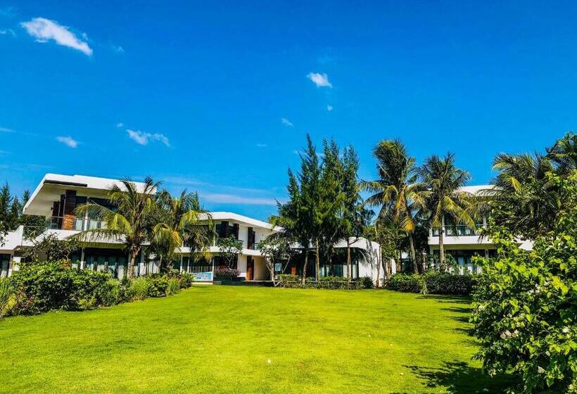 استراحتگاه Saint Simeon Beach Residence