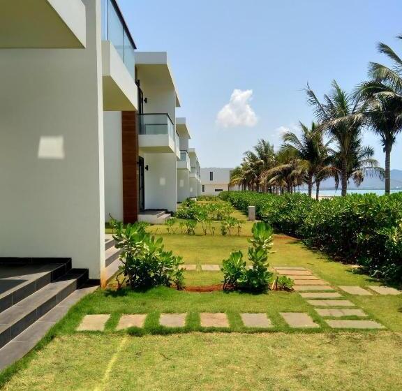 استراحتگاه Saint Simeon Beach Residence