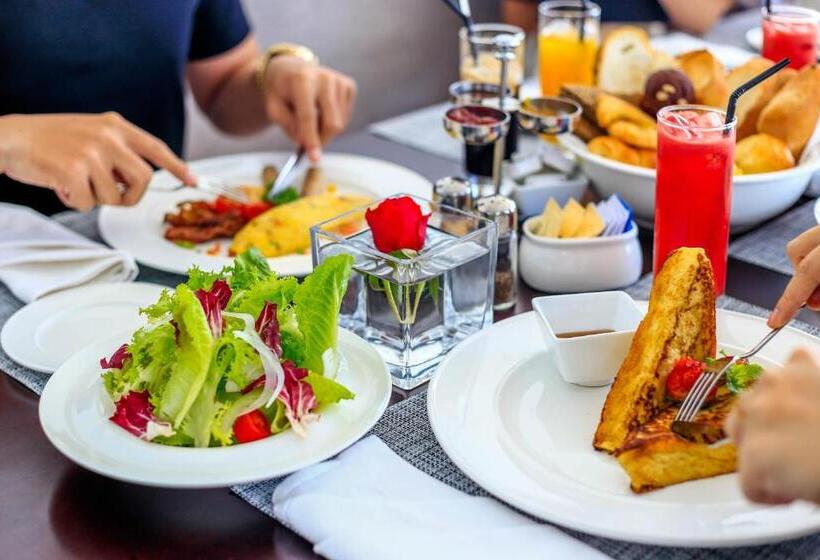 استراحتگاه Saint Simeon Beach Residence