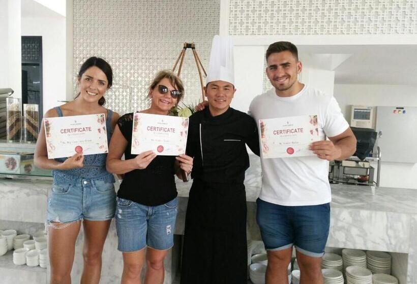 استراحتگاه Saint Simeon Beach Residence