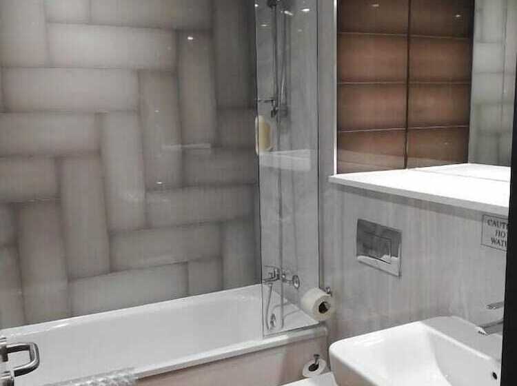 The Old Borough Hotel Wetherspoon