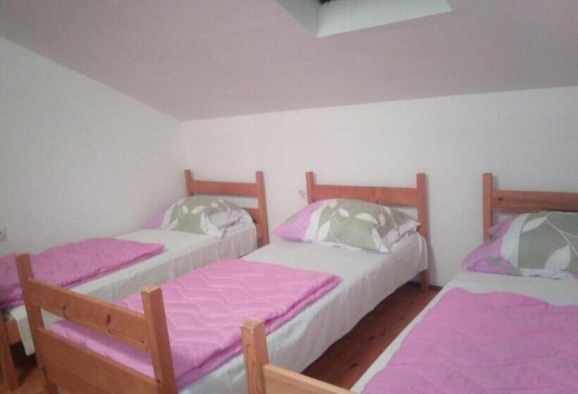 هاستل Kamena ćuprija