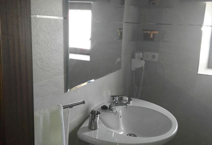 Общежитие Mies De Villa