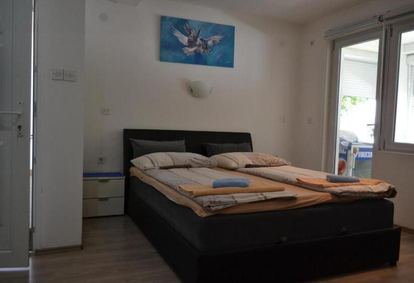 تختخواب و صبحانه Rzav