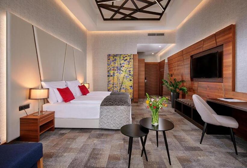 هتل Artis Boutique