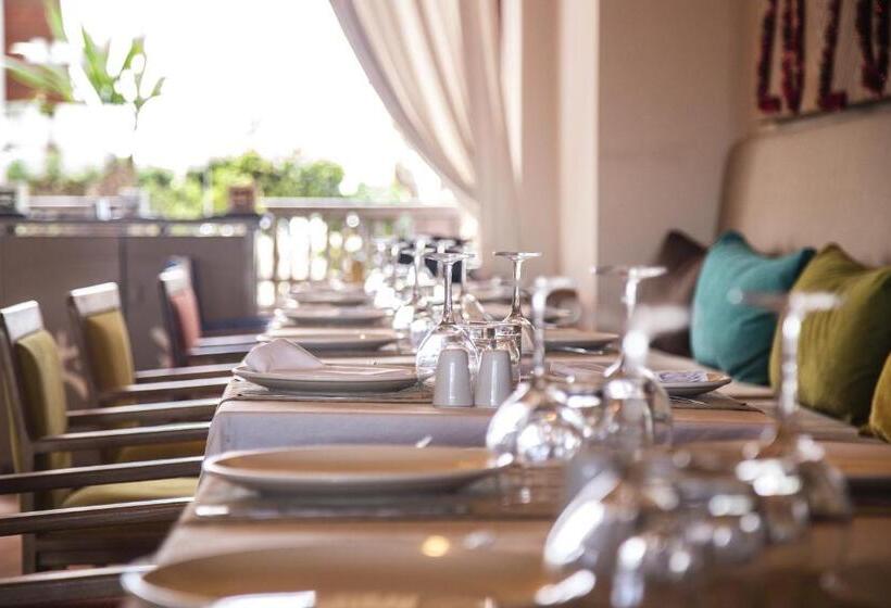 Borjs Hotel Suites & Spa