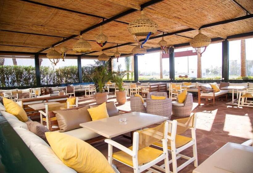 Borjs Hotel Suites & Spa