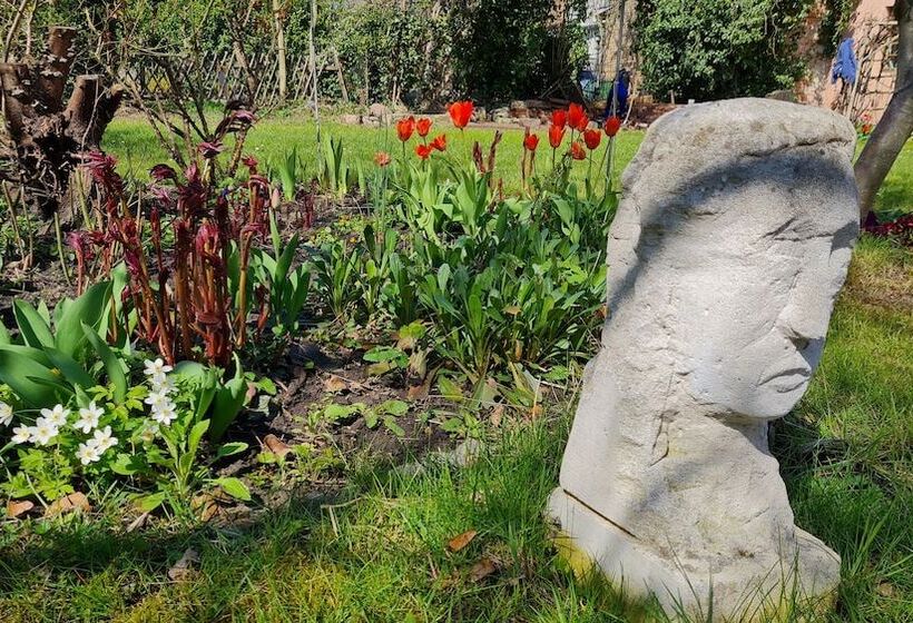 Отель Cranachherberge City Centre