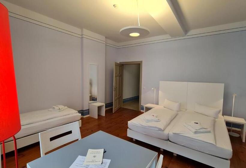 Отель Cranachherberge City Centre