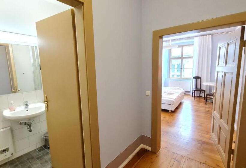 Отель Cranachherberge City Centre