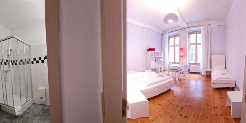 Отель Cranachherberge City Centre