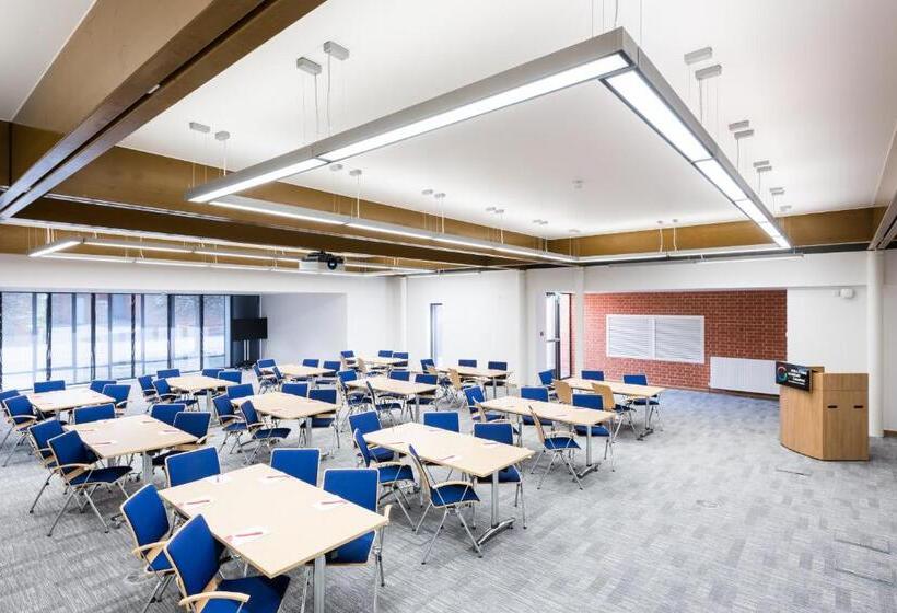 Hinxton Hall Hotel And Conference Centre