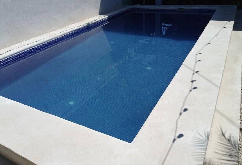 فندق Hostel Marisol