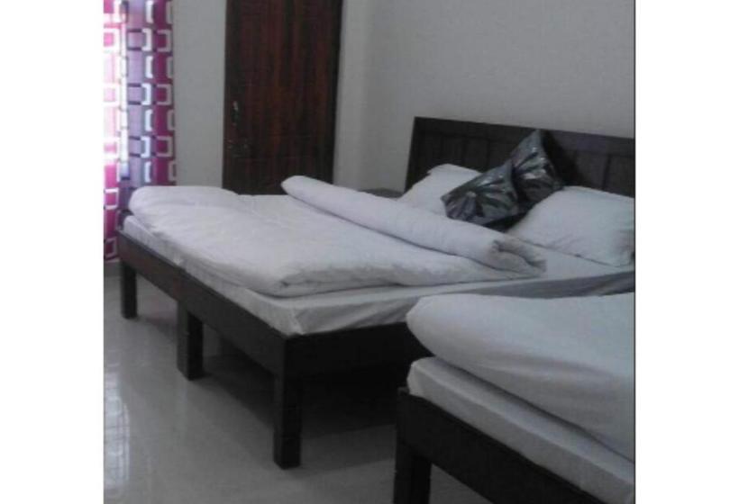 Отель Ishwari Narayani