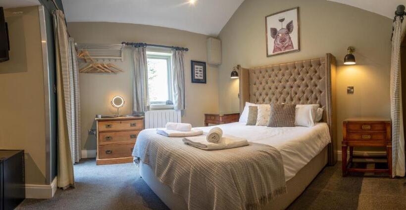 ホテル The Lower Buck Inn