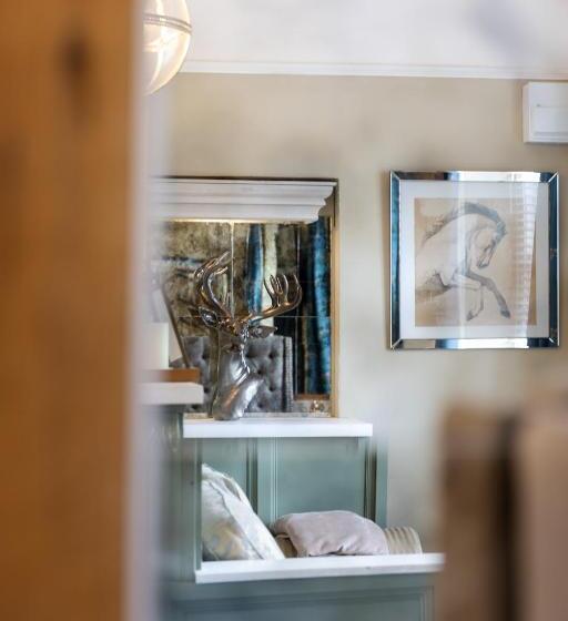 ホテル The Lower Buck Inn