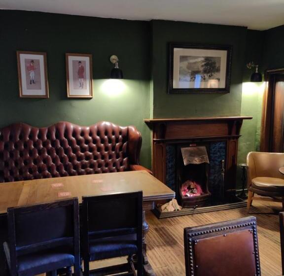 ホテル The Lower Buck Inn