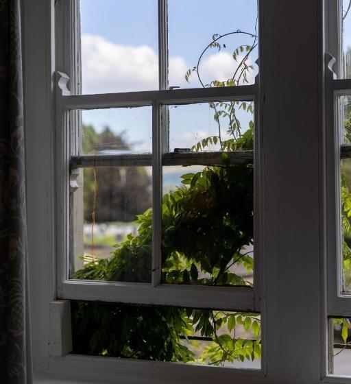 ホテル The Lower Buck Inn