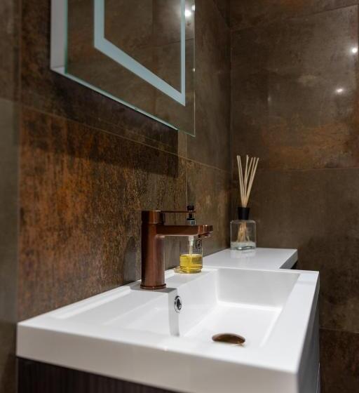 בית מלון כפרי The Lower Buck Inn