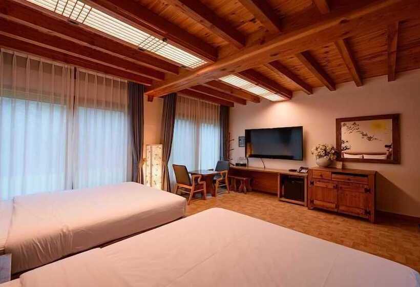 Hotel Jeonju Wangyijimil Hanok