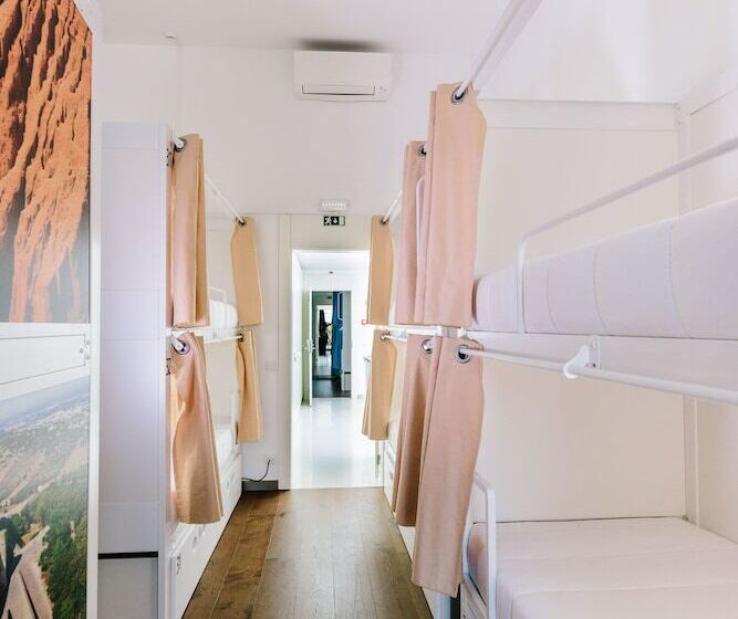 Lisbon South Hostel