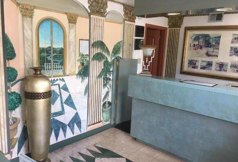 Мотель Deluxe Inn