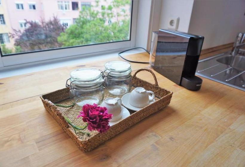 پانسیون Good Time Airport In Lisbon