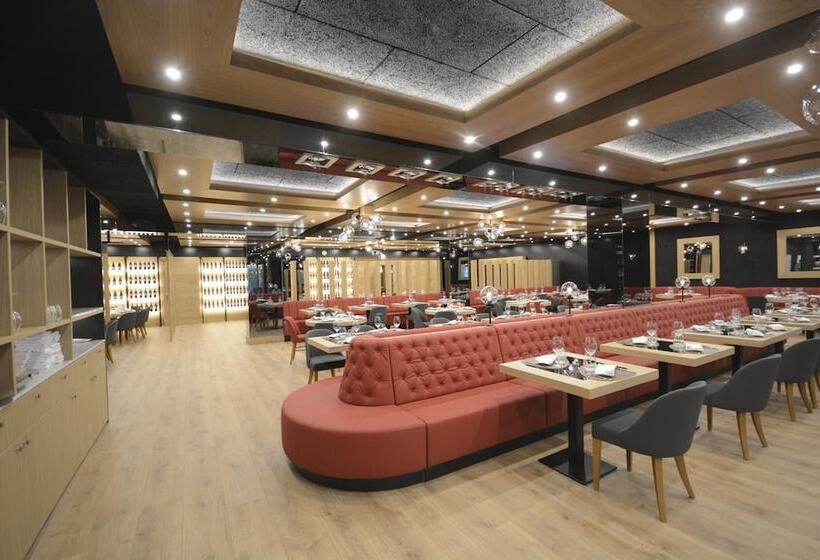 پانسیون Hostal Rural Can Pau