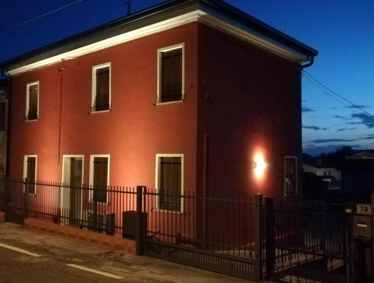 بنسيون Karingo House