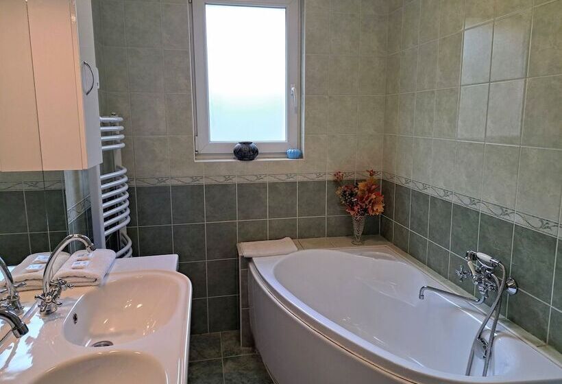 Orient Apartmanház